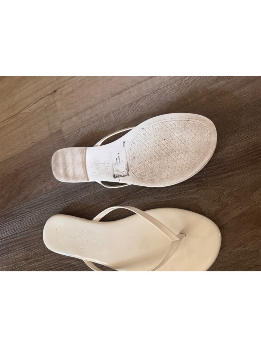 Jessica Simpson White thin flip flops size 9 - Picture 5 of 5
